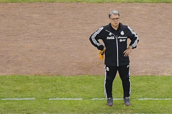 El Tata Martino en partido con el Tri