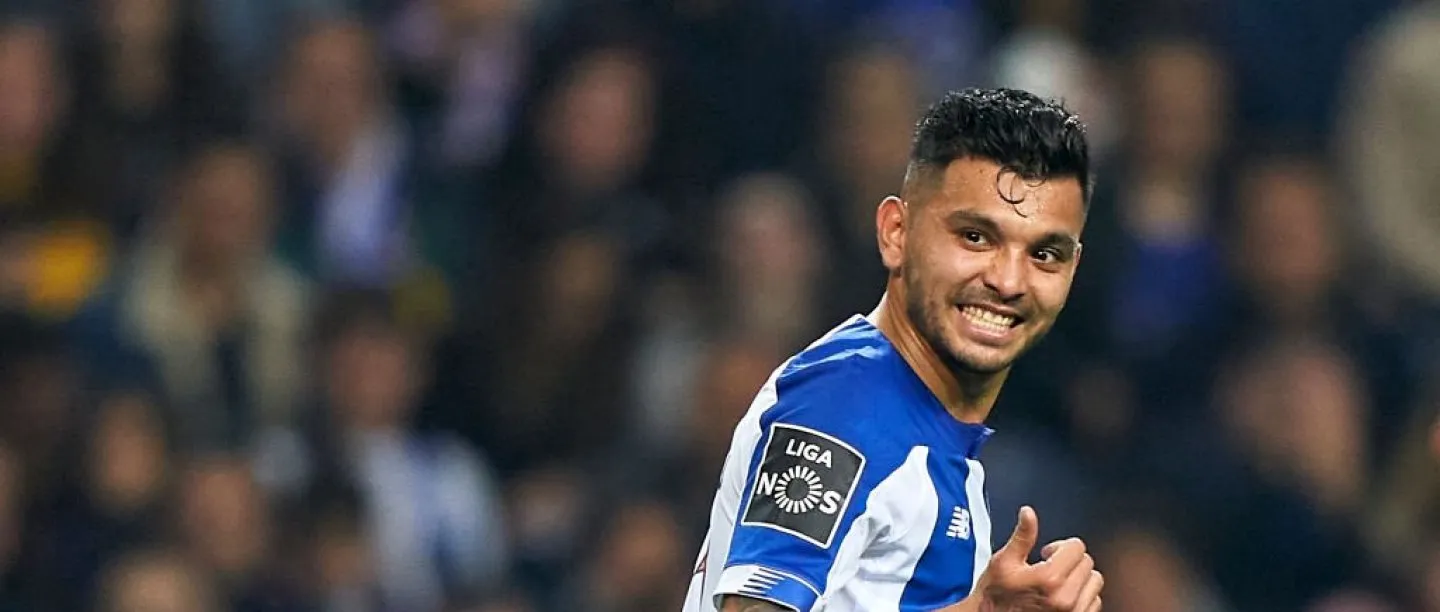 Tecatito celebra una diana