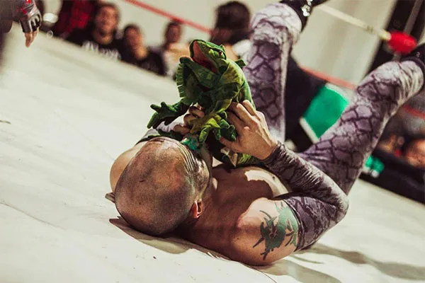 El luchador de Triple A durante un combate