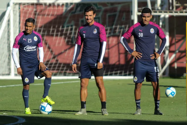 IMAGO7 José Juan Vázquez, Oswaldo Alanís y Gilberto Sepúlveda en entrenamiento