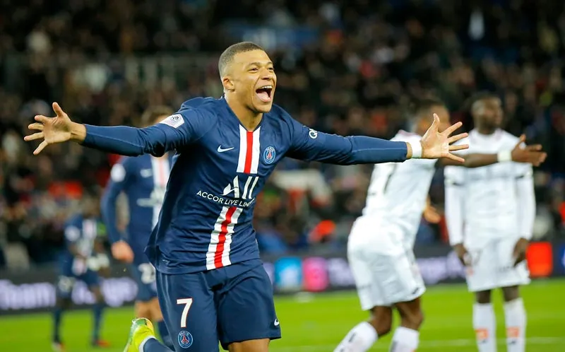Kylian Mbappé celebra un gol con el PSG