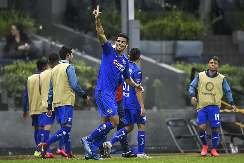 Passerini le dedica un gol a la afición celeste