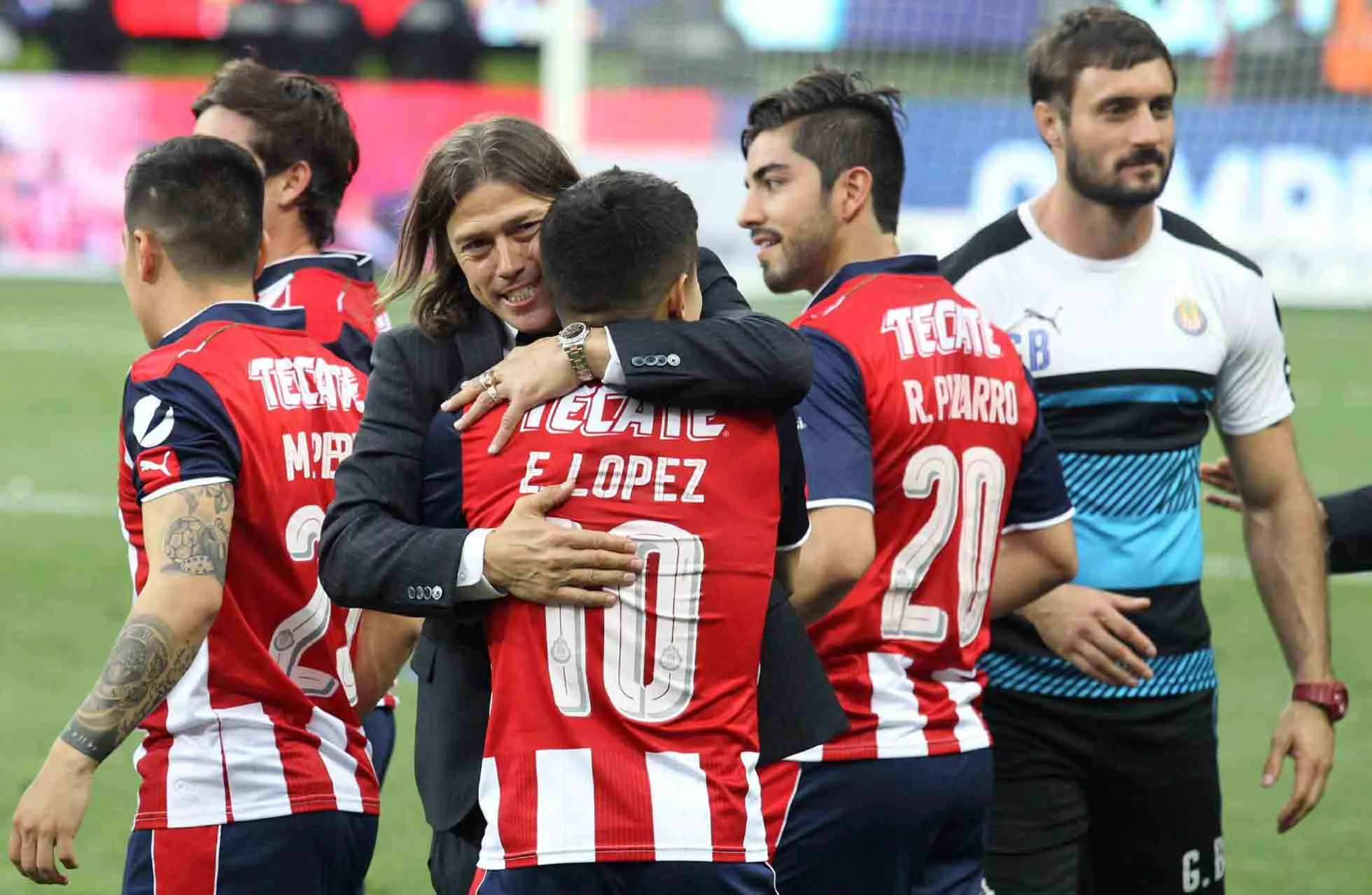 EFE Chivas celebra una victoria en la Liga MX
