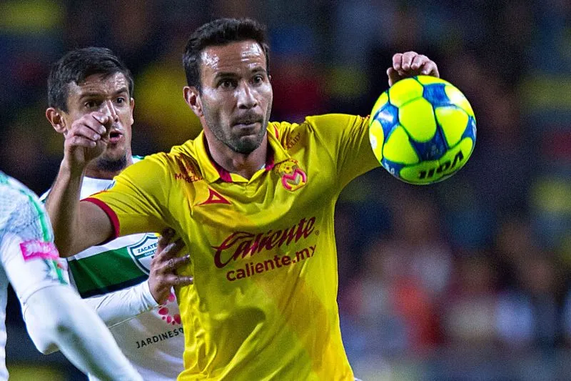 Luis Gabriel Rey en un juego con Morelia