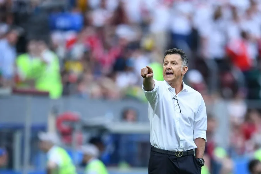 Juan Carlos Osorio durante un partido con el Tri