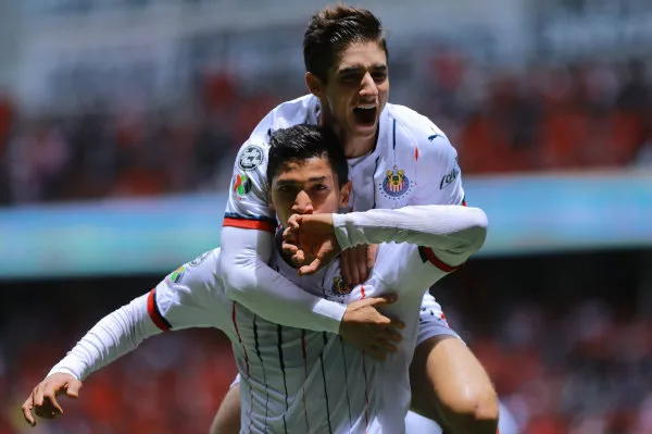 Ángel Zaldívar en celebración de gol con Chivas