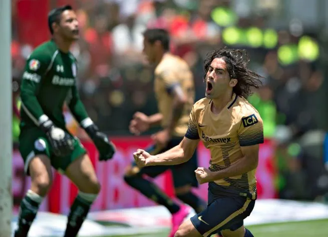 Britos marca una diana con los Pumas