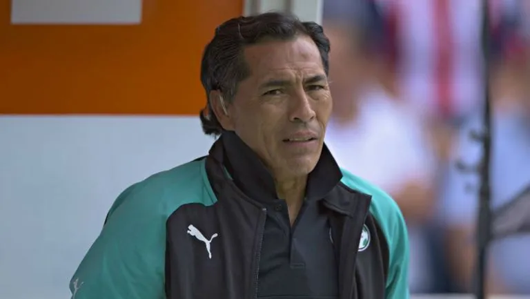 Benjamín Galindo en su etapa como DT de Santos