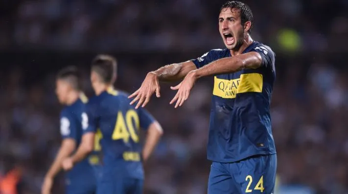 TWITTER:@BOCAJRSPICS Izquierdoz en partido con Boca