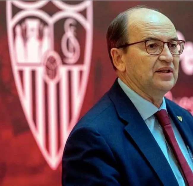 EFE El presidente del Sevilla durante una reunión en España