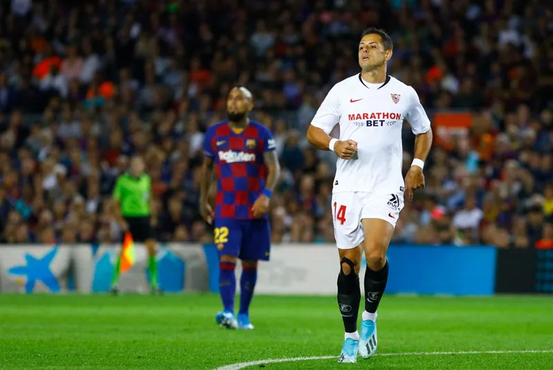 El mexicano en un partido contra Barcelona