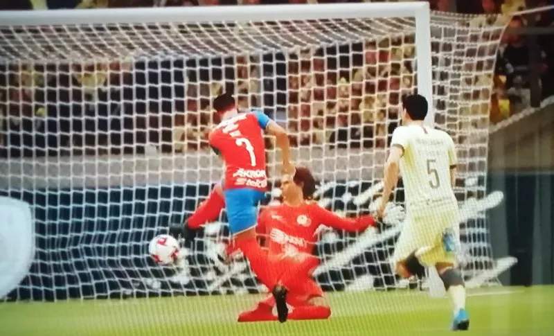 El tanto de Alexis Vega con el que Chivas abrió el marcador