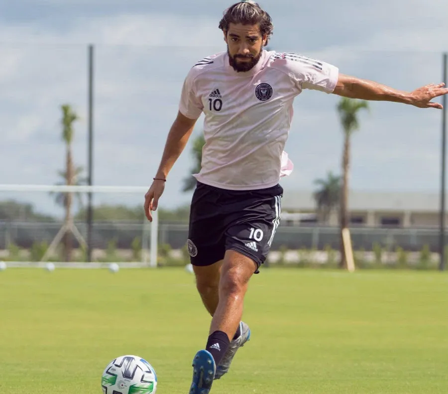 Rodolfo Pizarro en entrenamiento con el Inter Miami