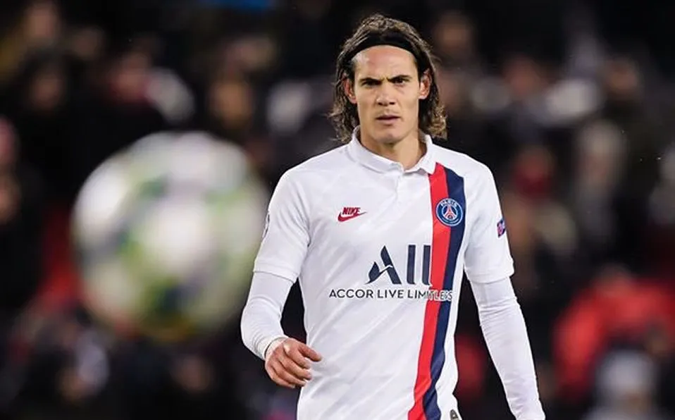 AP Cavani, molesto durante un juego