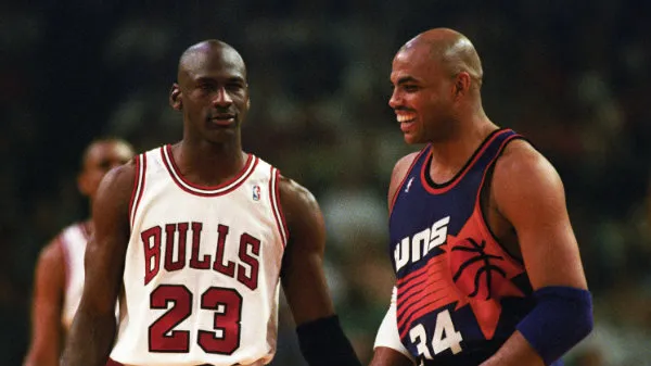 ESPECIAL Michael Jordan y el poste de los Suns