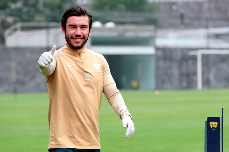 Juan Pablo Vigón sonríe durante la práctica