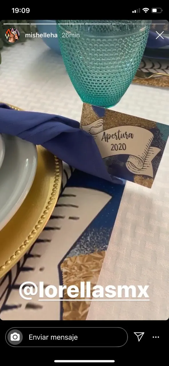 INSTAGRAM @mishelleha Detalles de la decoración en la cena