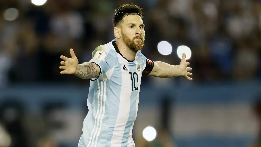 El rosarino celebra un gol con la Albiceleste