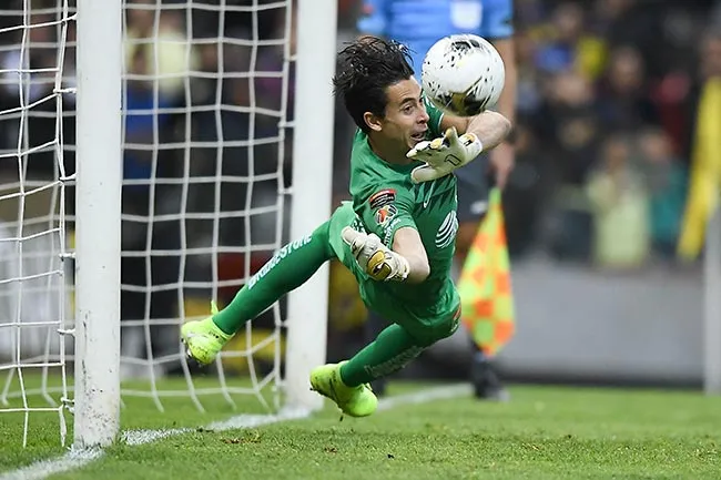 Jiménez ataja un penalti con las Águilas