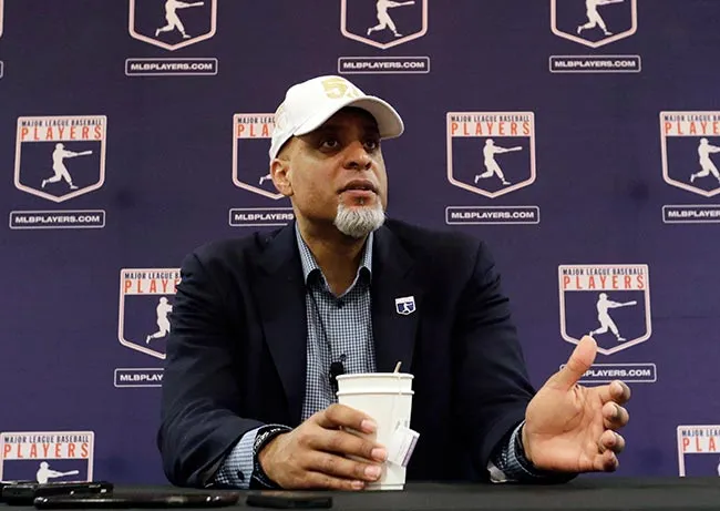 AP Tony Clark, en conferencia de prensa