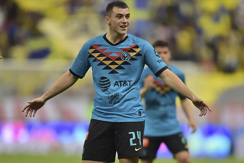 Viñas durante un compromiso con las Águilas