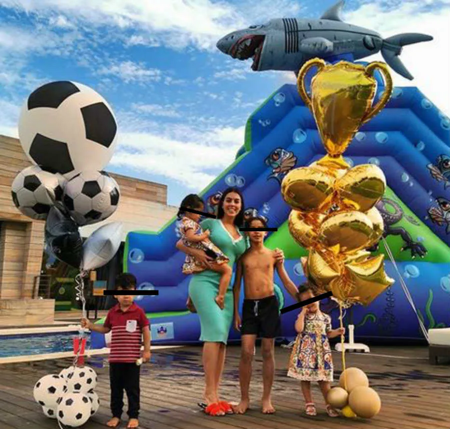 INSTAGRAM @georginagio Georgina Rodríguez con sus hijos en la fiesta