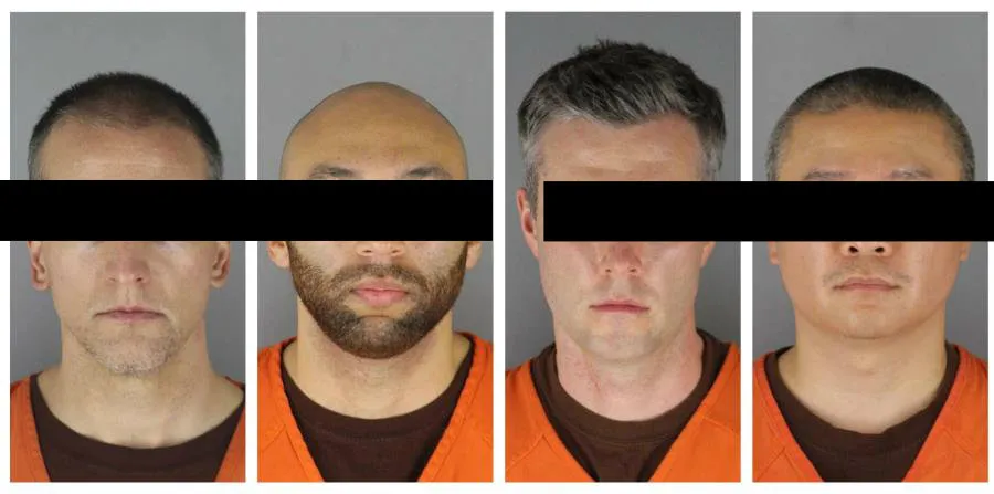 AP Alexander Kueng (segundo de izquierda a derecha) junto con los otros tres implicados