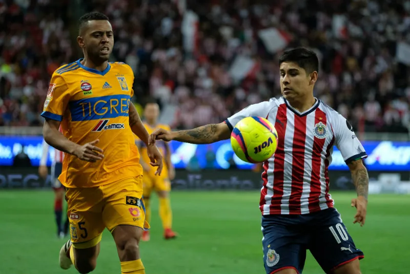 Carioca en partido contra Chivas