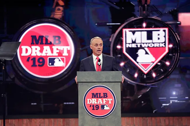 Manfred, durante el Draft de 2019 en la MLB
