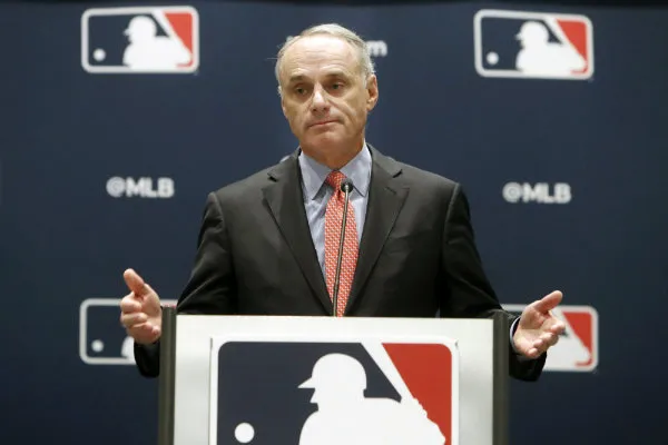 AP Rob Manfred, comisionado de la Liga