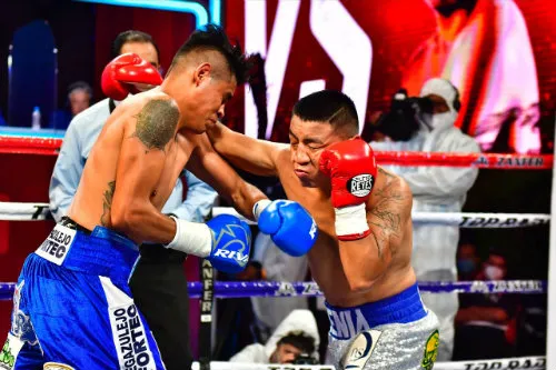 ZANFERBOX Vaquero Navarrete ganó por KO técnico en el regreso del box tras el coronavirus
