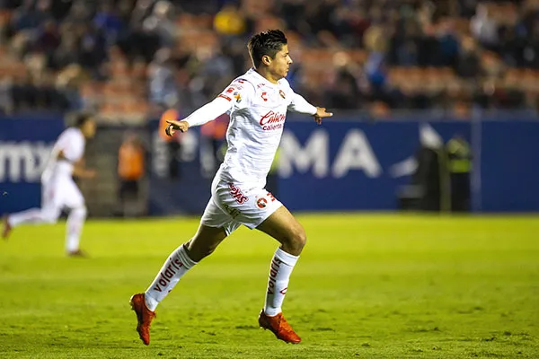 Sánchez festeja un gol con los Xolos