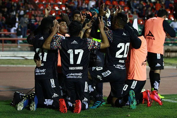 IMAGO7 Integrantes de Mineros en un partido