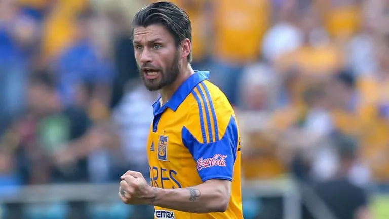 IMAGO7 Sóbis en festejo de gol con Tigres