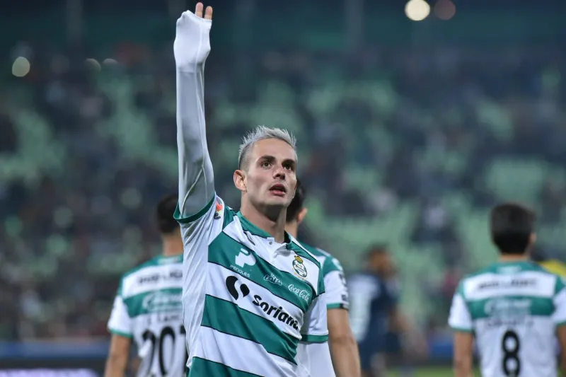 IMAGO7 Rivero jugando con Santos