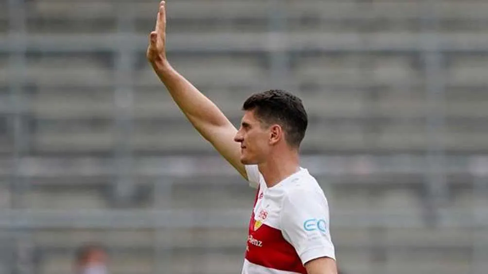 Mario Gomez se despide de sus compañeros