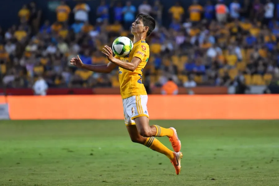 Jürgen Damm durante un partido con Tigres