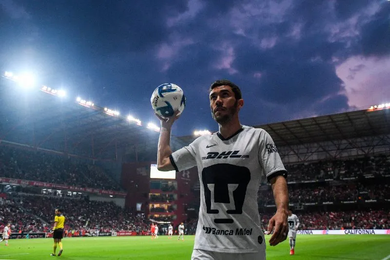 Vigón en un juego en el Nemesio Diez