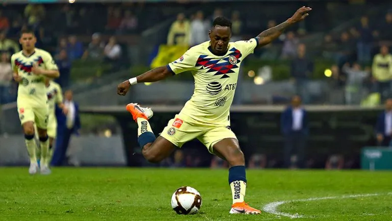 El ecuatoriano en un encuentro con las Águilas