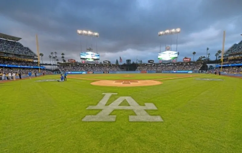El campo del Dodger Stadium antes del comienzo de un partido