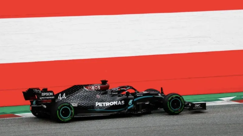 ESPECIAL Hamilton en el auto negro de las Flechas Plateadas