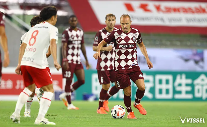 TWITTER @VISSELKOBE Iniesta durante un compromiso con Vissel Kobe