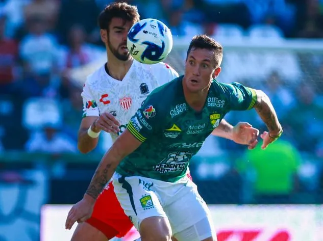 Leo Ramos, durante un juego del León