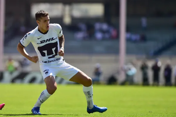 Dinenno celebra un gol en CU