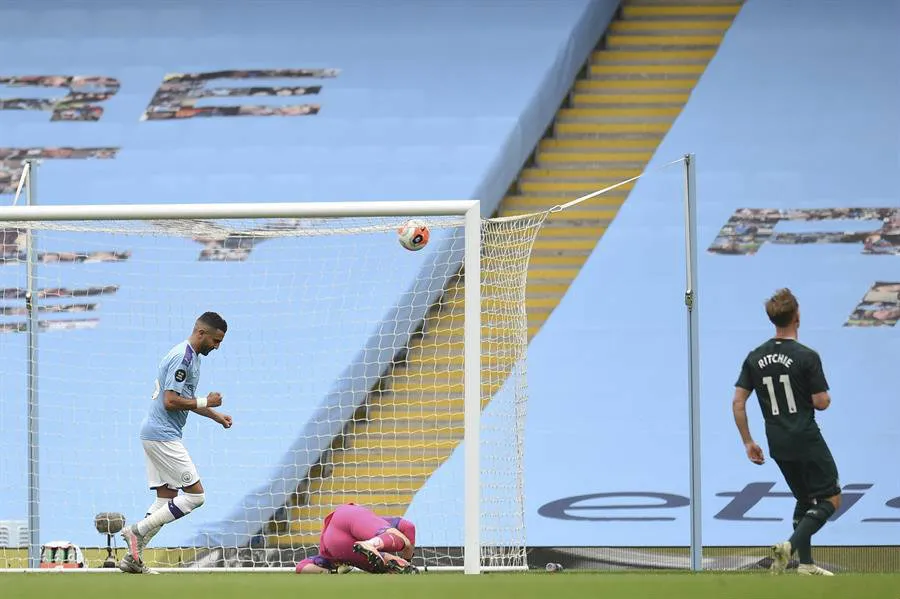 Riyad Mahrez festeja su anotación