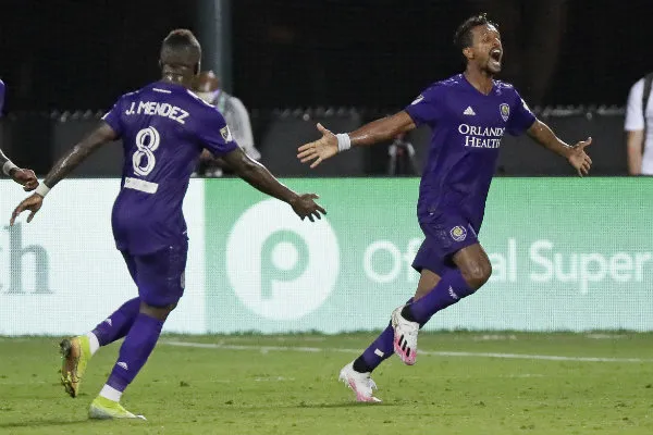 AP Jugadores del Orlando City celebran un gol