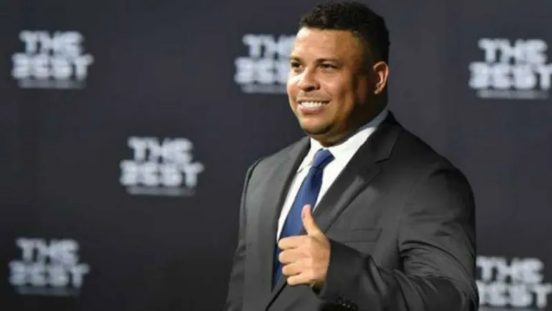 AP Ronaldo Nazario durante una reunión de FIFA