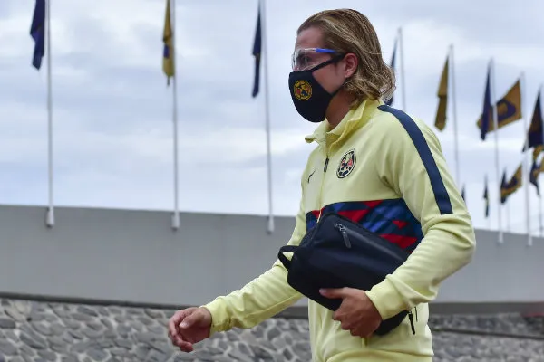 MEXSPORT Sebastián Córdova usando un cubrebocas