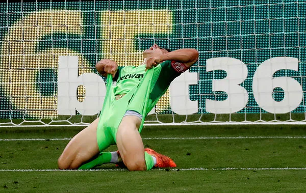 Unai Bustinza, del Leganés, se lamenta tras una falla