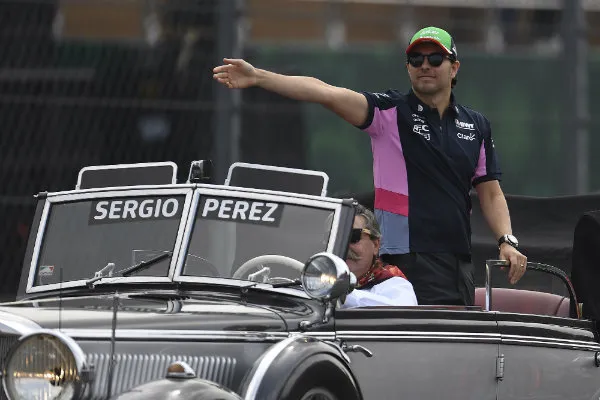 Checo Pérez en el Autódromo Hemanos Rodríguez